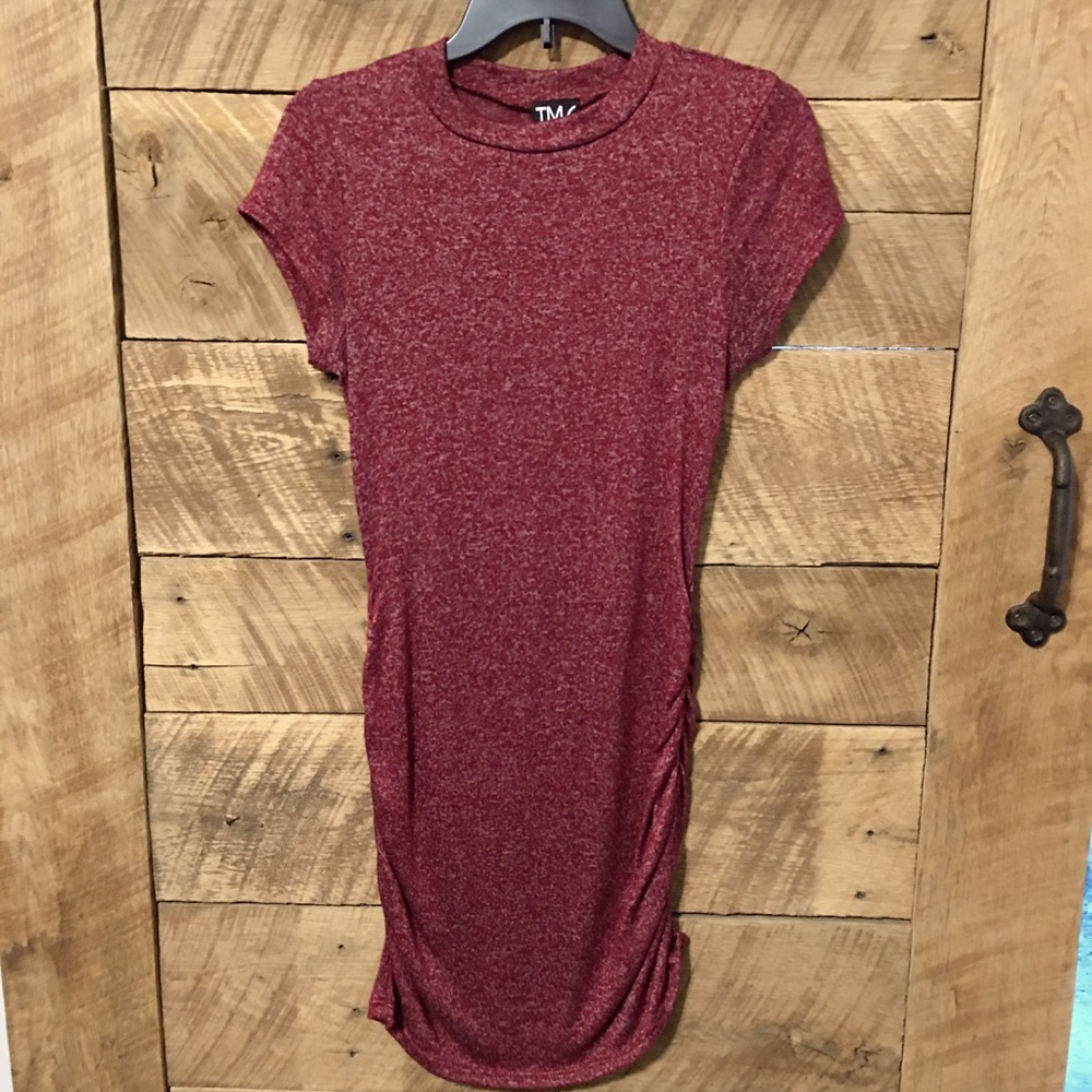 Maroon ruched bodycon dress